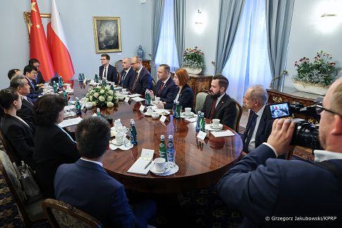 005_Prezydent_Karol_Nawrocki_spotkanie_Minister_Spraw_Zagranicznych_Chin_20250915_GJA_5633.jpg