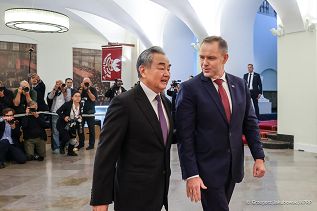 002_Prezydent_Karol_Nawrocki_spotkanie_Minister_Spraw_Zagranicznych_Chin_20250915_GJA_5454.jpg