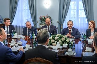 003_new_Prezydent_Karol_Nawrocki_spotkanie_Minister_Spraw_Zagranicznych_Chin_20250915_GJA_5567.jpg