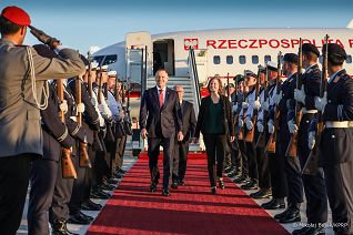 002_Prezydent_Karol_Nawrocki_powitanie_Niemcy_20250915_MWB23062.jpg