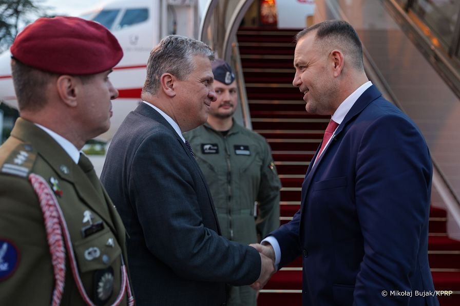 001_Prezydent_Karol_Nawrocki_wizyta_Francja_odlot_20250916_MWB13076.jpg