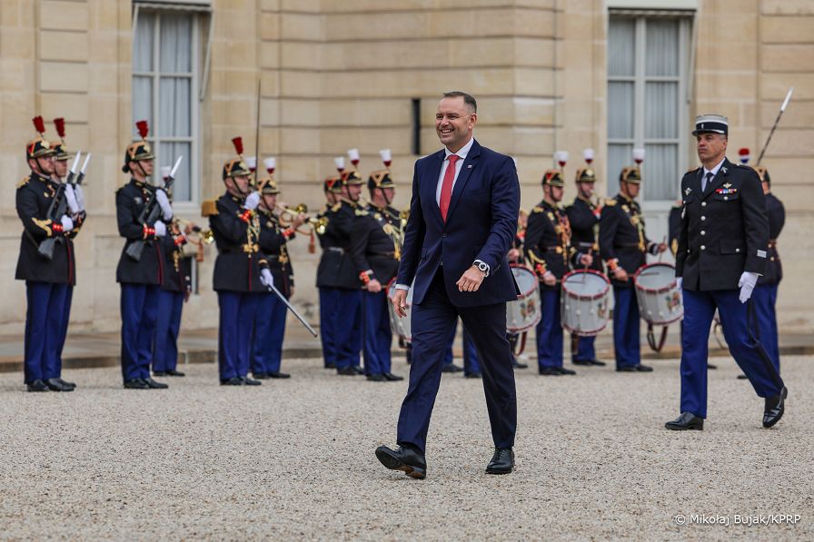 001_a_c_Prezydent_Karol_Nawrocki_wizyta_Francja_spotkanie_Emmanuel_Macron_20250916_MWB24978.jpg