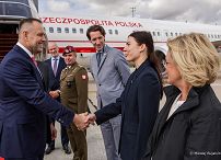 001_Prezydent_Karol_Nawrocki_wizyta_Francja_powitanie_20250916_MWB10647.jpg