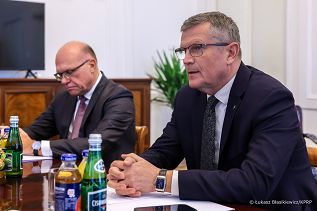 002_Minister_Marcin_Przydacz_spotkanie_Dyrektor_Rafal_Wisniewskim_i_Minister_Marcin_Bosacki_20250918_LB_17428.jpg