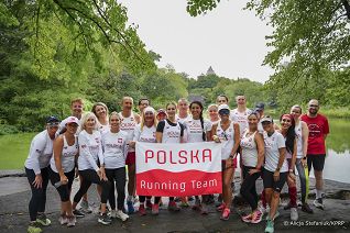 22_Marta_Nawrocka_z_przedstawicielkami _Polska_Running_Team_Nowy_Jork_20250922_DSC04655.jpg
