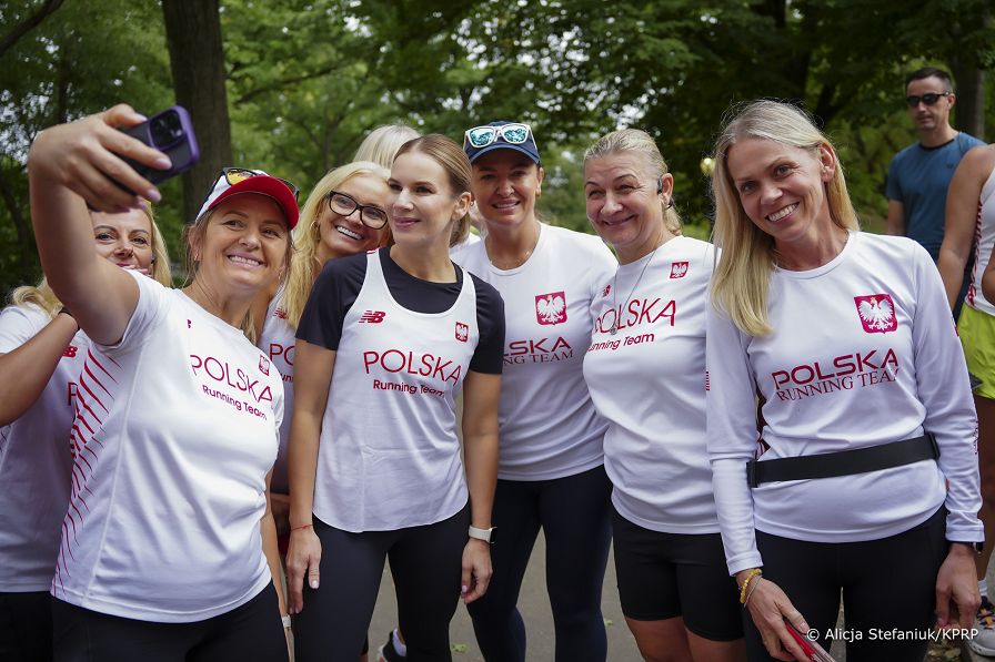 08_Marta_Nawrocka_z_przedstawicielkami _Polska_Running_Team_Nowy_Jork_20250922_DSC04182.jpg
