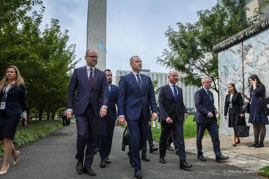 001_a_Prezydent_Karol_Nawrocki_wypowiedz_media_Nowy_Jork_20250924_MWB20310.jpg