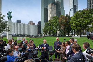004_Prezydent_Karol_Nawrocki_wypowiedz_media_Nowy_Jork_20250924_MWB20497.jpg