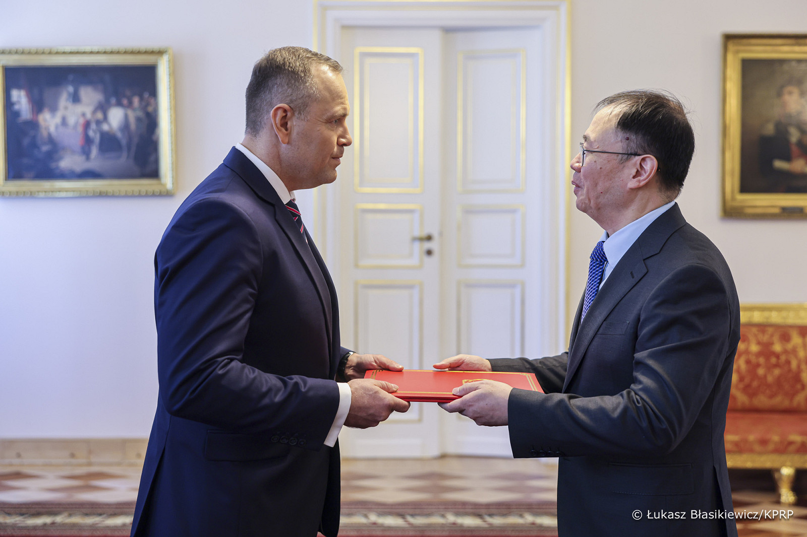 35_Karol_Nawrocki_Lu_Shan_Ambasador_Chińskiej_Republiki_Ludowej_listy_uwierzytelnijace_20250926_LB_10163.jpg [454.14 KB]