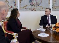 50_Karol_Nawrocki_Melinda_Veronika_Simmons_Ambasador_Zjednoczonego_Krolestwa_Wielkiej_Brytanii_Irlandii_Polnocnej_listy_uwierzytelnijace_20250926_LB_10711.jpg