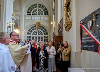 011_Minister_Adam_Andruszkiewicz_Ksiądz_Jarosław_Wąsowicz_uroczystość odsłonięcia tablicy z „Sercem dla Inki” upamiętniającej Danutę Siedzikównę _28-09-2025_LB_23949.jpg.JPG