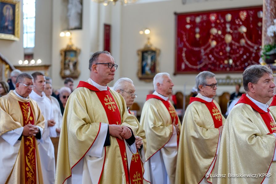 003_Minister_Adam_Andruszkiewicz_Ksiądz_Jarosław_Wąsowicz_uroczystość odsłonięcia tablicy z „Sercem dla Inki” upamiętniającej Danutę Siedzikównę _28-09-2025_LB_23414.jpg.JPG