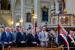 004_Minister_Adam_Andruszkiewicz_Ksiądz_Jarosław_Wąsowicz_uroczystość odsłonięcia tablicy z „Sercem dla Inki” upamiętniającej Danutę Siedzikównę _28-09-2025_LB_23428.jpg.JPG