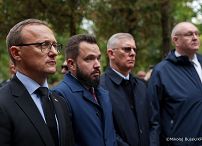 009_Prezydent_Karol_Nawrocki_pogrzeb_Sergiusz_Piasecki_29-09-2025_MWB23987.jpg.JPG