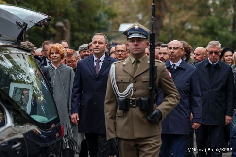 004_Prezydent_Karol_Nawrocki_pogrzeb_Sergiusz_Piasecki_29-09-2025_MWB12508.jpg.JPG