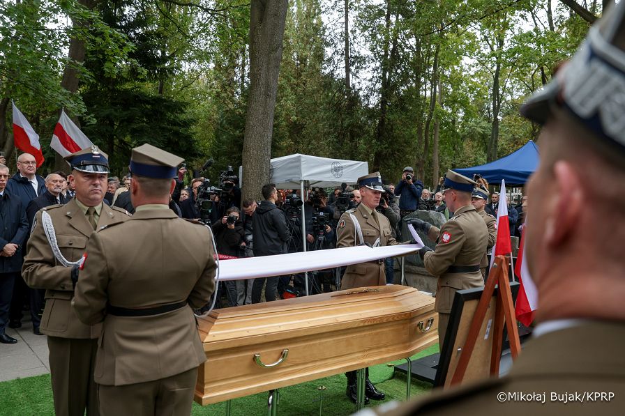 014_Prezydent_Karol_Nawrocki_pogrzeb_Sergiusz_Piasecki_29-09-2025_MWB24117.jpg.JPG