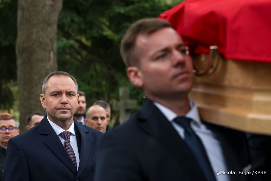 006_Prezydent_Karol_Nawrocki_pogrzeb_Sergiusz_Piasecki_29-09-2025_MWB12579.jpg.JPG