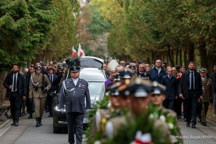 001_Prezydent_Karol_Nawrocki_pogrzeb_Sergiusz_Piasecki_29-09-2025_MWB12550.jpg.JPG