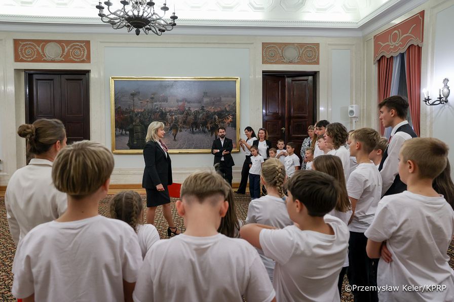 003_Minister_Agnieszka_Jędrzak_spotkanie_uczniowie_szkoły_Edynburg_29-09-2025_PK1_8850.jpg.JPG