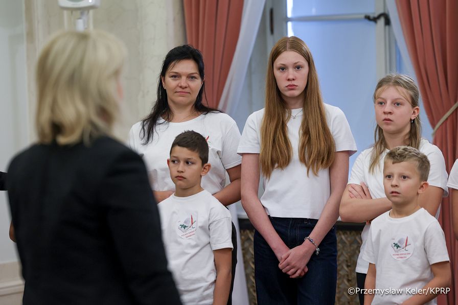 004_Minister_Agnieszka_Jędrzak_spotkanie_uczniowie_szkoły_Edynburg_29-09-2025_PK2_9104.jpg.JPG