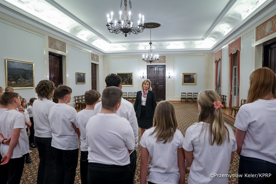 006_Minister_Agnieszka_Jędrzak_spotkanie_uczniowie_szkoły_Edynburg_29-09-2025_PK1_8865.jpg.JPG