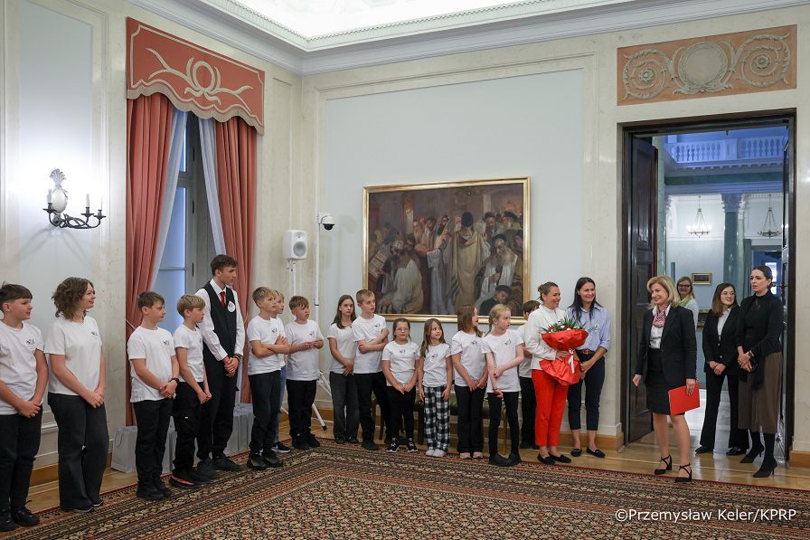001_Minister_Agnieszka_Jędrzak_spotkanie_uczniowie_szkoły_Edynburg_29-09-2025_PK1_8752.jpg.JPG
