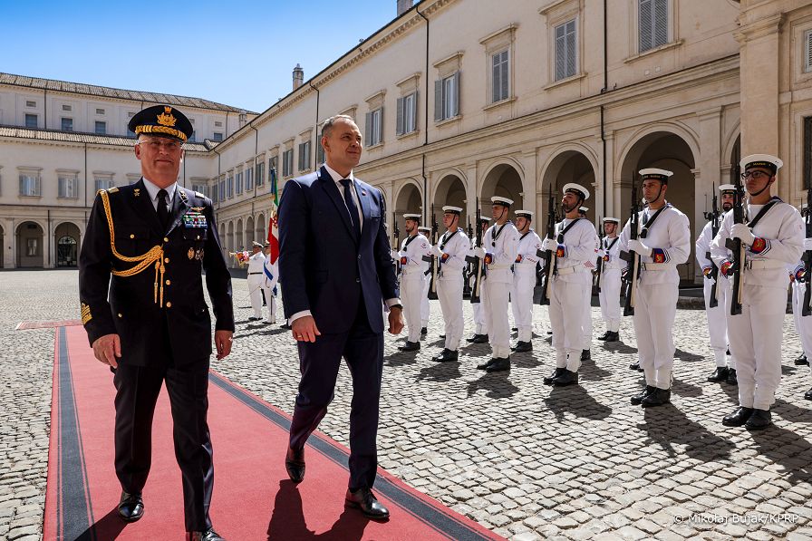 003_a_b_Prezydent_Karol_Nawrocki_wizyta_Kwirynal_20250905_MWB16887.jpg