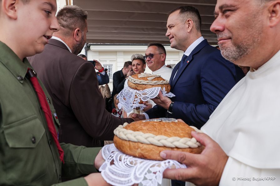010_a_Prezydent_Karol_Nawroski_dozynki_uroczystosci_Jasna_Gora_Czestochowa_20250907_MWB11104.jpg