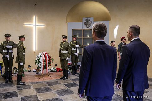 008_Prezydent_Karol_Nawrocki_Litwa_Cmentarz_na_Rosie_20250908_MWB16477.jpg