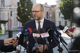 04_Marcin_Przydacz_briefing_prasowy_Litwa_20250908_MWB25258-1.jpg