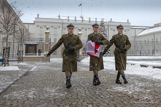 006_Palac_Prezydencki_zmiana_flagi_20260101_MB1_3282.jpg