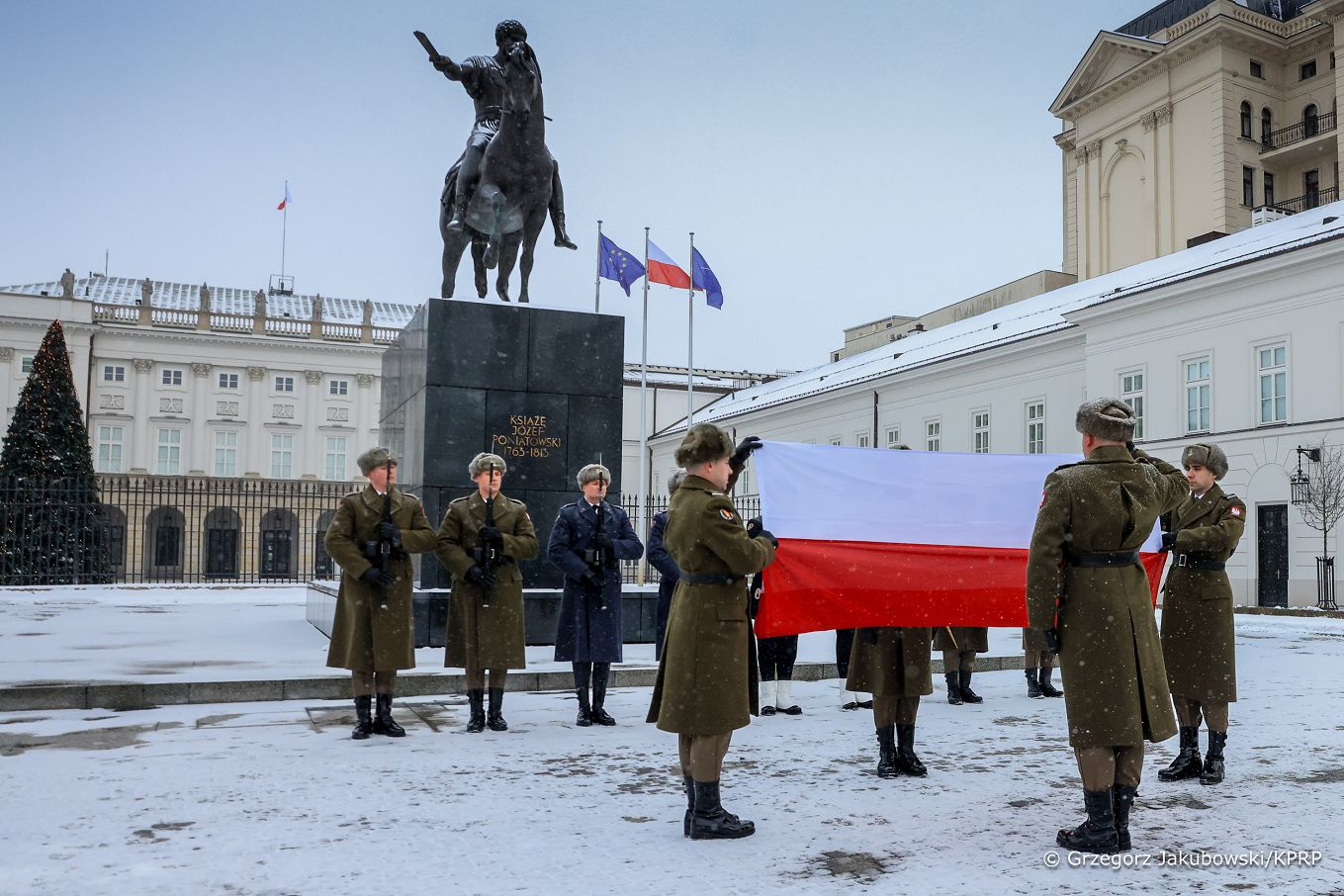 006_Zmiana_flagi_Palac_Prezydencki_20260110_GJA_1790.jpg