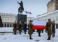 006_Zmiana_flagi_Palac_Prezydencki_20260110_GJA_1790.jpg