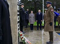 16_Karol_Nawrocki_Pomnik_Lotników_Polskich_Londyn_20260113_MWB23073.jpg