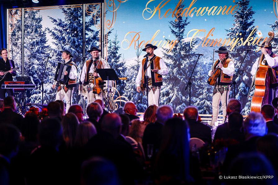 010_Prezydent_Karol_Nawrocki_koledowanie_Polska_Rodzina_Olimpijska_20260116__B_10696-1.jpg