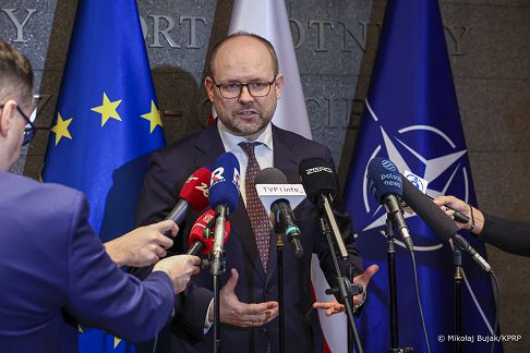 02_Marcin_Przydacz_briefing_odlot_Szwajcaria_20260119_MWB10833.jpg