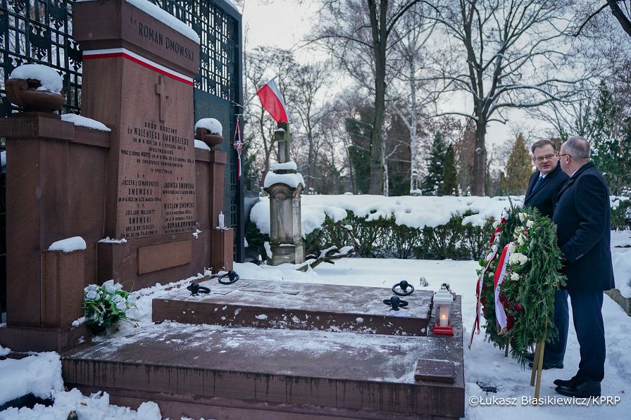 002_Jan Kasprzyk_Złożenie wieńca na grobie Romana Dmowskiego w 87 rocznicę śmierci_02-01-2026_LB_07896.jpg
