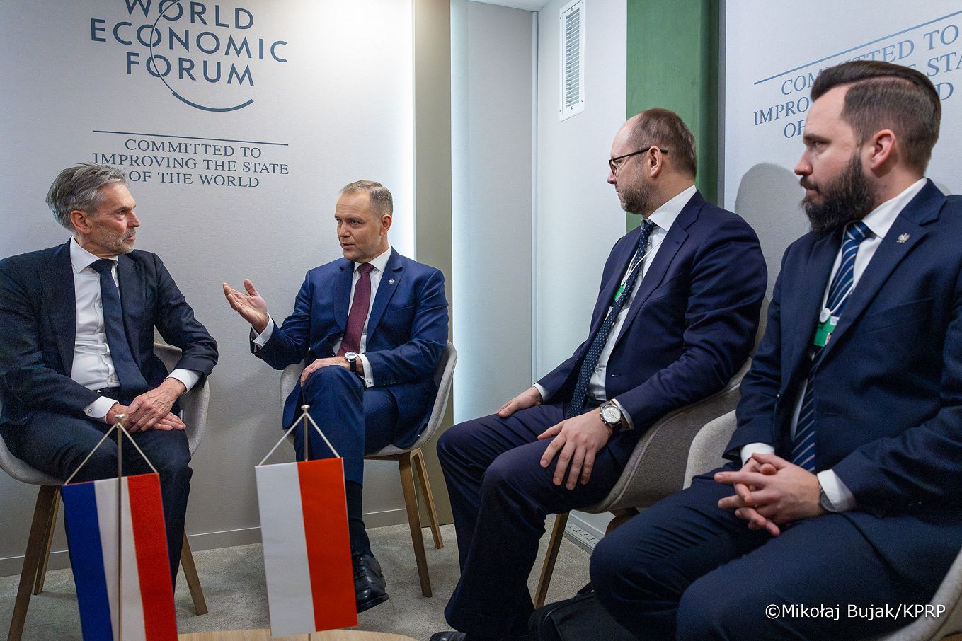 004_galeria_Davos_2026_20260123_018_Prezydent Karol Nawrocki_WEF_Davos_dzień 2_spotkanie Dick Shoof_Premier Holandia_21-01-2026_MWB14156.jpg