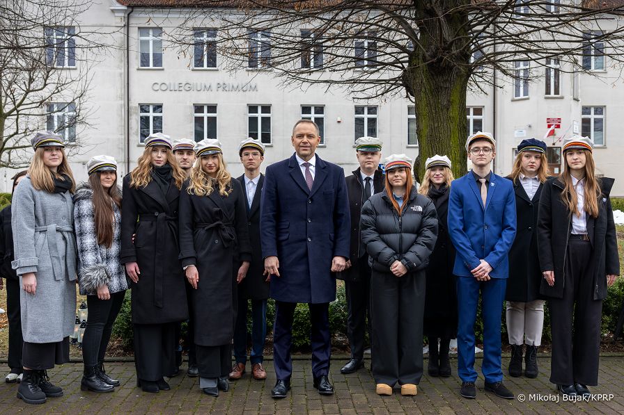 005_Prezydent_Karol_Nawrocki_wiazanka_pomnik_rtm_Witolda_Pileckiego_20260127_MWB19877.jpg