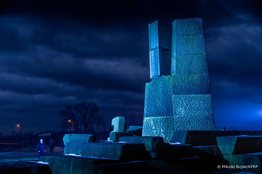 039_Prezydent_Karol_Nawrocki_Auschwitz_rocznica_wyzwolenia_obozu_20260127_MWB11524.jpg