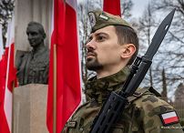 001_Prezydent_Karol_Nawrocki_wiazanka_pomnik_rtm_Witolda_Pileckiego_20260127_MWB19744.jpg