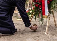 010_Prezydent_Karol_Nawrocki_81_rocznica_wyzwolenia_Auschwitz_20260127_MWB10261.jpg