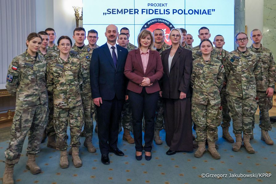 021_Ministrer_Agnieszka Jędrzak_spotkanie ze szkołami mundurowymi_29-01-2026_GJA_3839.jpg