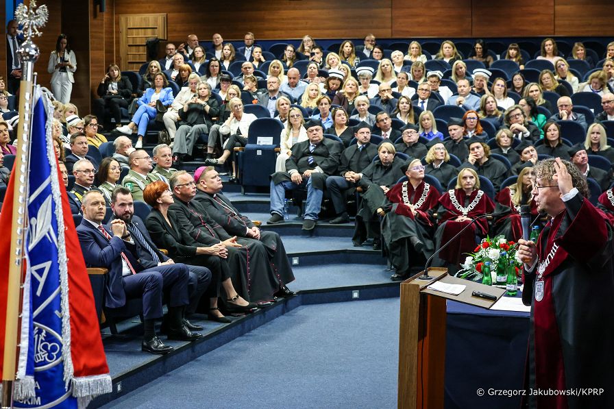 022_a_Prezydent_Karol_Nawrocki_Inauguracja_Roku_Akademickiego_Akademia_Jakuba_z_Paradyza_Gorzow_20261001_1S7A5234.jpg