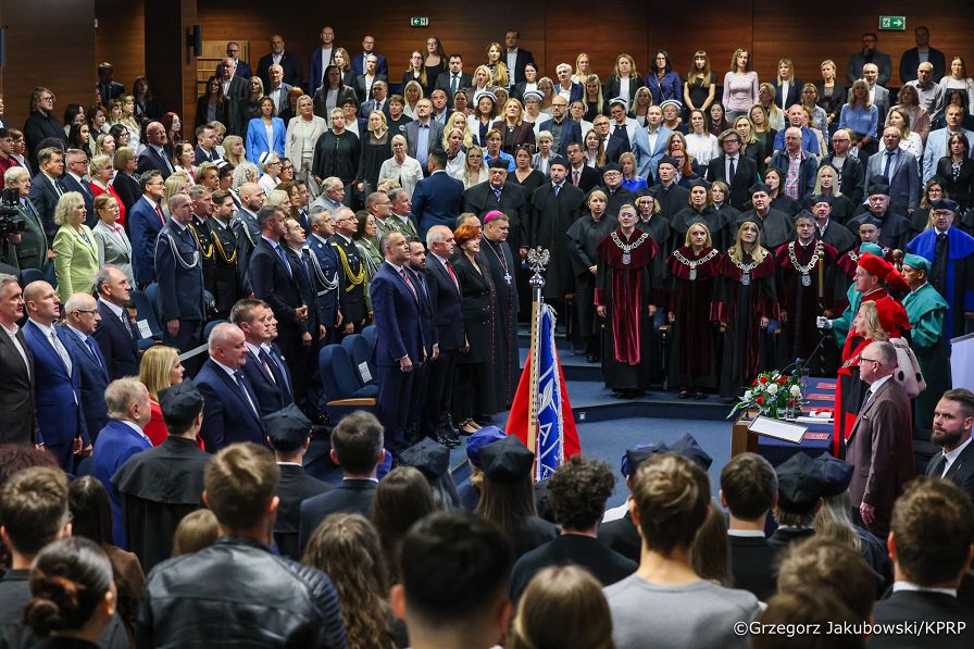 009_Prezydent Karol Nawrocki_Rozpoczęcia roku Akademickiego_Akademia im. Jakuba z Paradyża_01-10-2026_1S7A4879.jpg.JPG