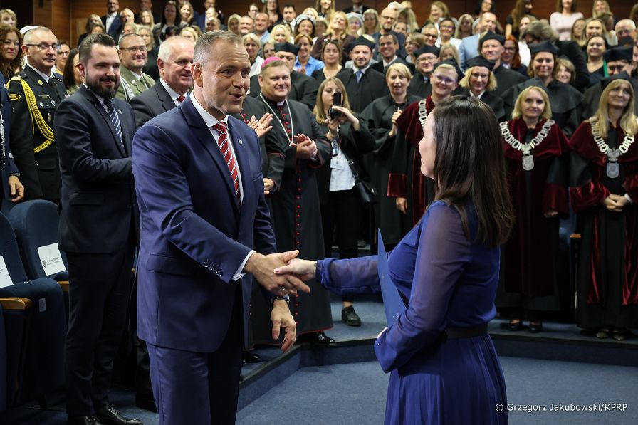 021_Prezydent_Karol_Nawrocki_Inauguracja_Roku_Akademickiego_Akademia_Jakuba_z_Paradyza_Gorzow_20261001_GJB_0164.jpg