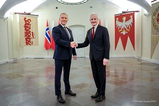 001_Prezydent_Karol_Nawrocki_wizyta_Jonas_Garh_Store_Premier_Królestwa_Norwegii_20261012_MWB12287-1.jpg