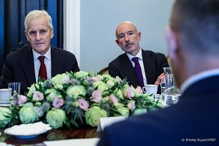 007_Prezydent_Karol_Nawrocki_wizyta_Jonas_Garh_Store_Premier_Królestwa_Norwegii_20261012_MWB12423.jpg