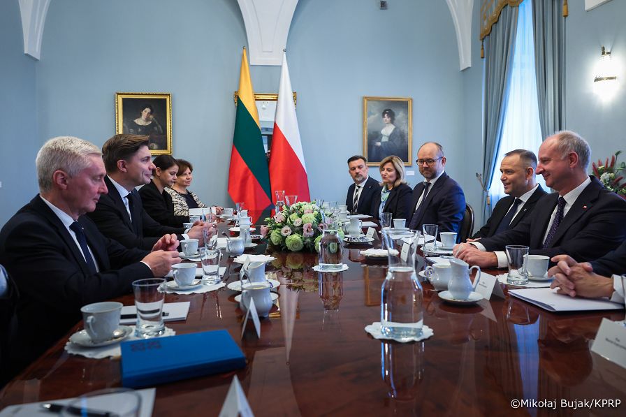 008_Prezydent Karol Nawrocki_Spotkanie Prezydenta RP z Premierem Republiki Litewskiej Panem Mindaugasem Sinkeciciusem_13-10-2026_MWB13019.jpg.JPG