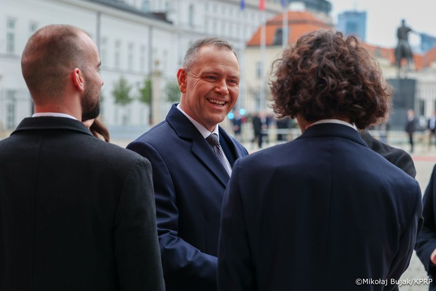 009_Prezydent Karol Nawrocki_Wizyta Prezydenta Czarnogóry Jakova Milatovicia i Małżonki_powitanie_14-10-2026_MWB27727.jpg.JPG
